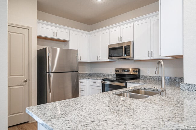 Foto del edificio - 10216 Eaglewood Nook