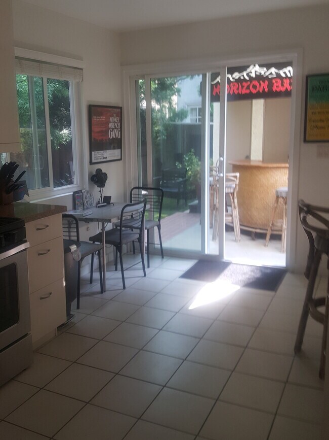 COCINA A BACKYARD - 11752 Darlington Ave