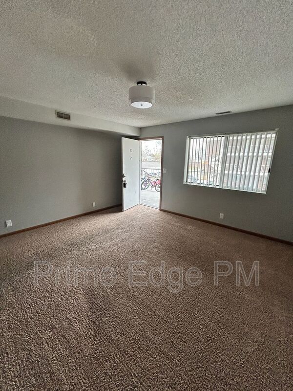 Foto del edificio - 4621 Prescott Ave
