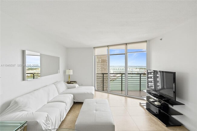 Building Photo - 335 S Biscayne Blvd