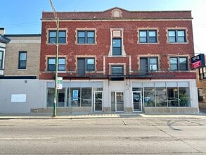 Building Photo - 3409 W Fullerton Ave