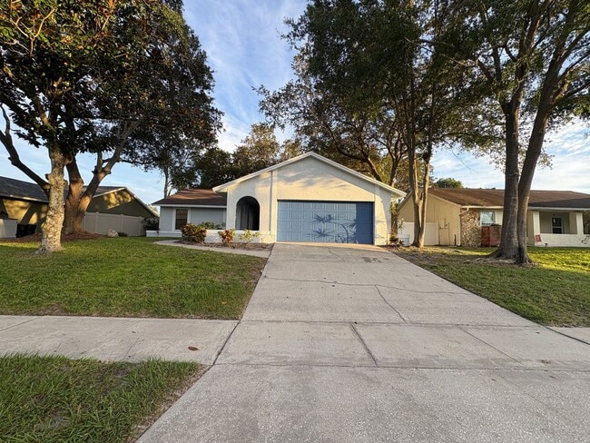 Perfect 3 bed 2 bath with huge fenced back... - Perfect 3 bed 2 bath with huge fenced back... House