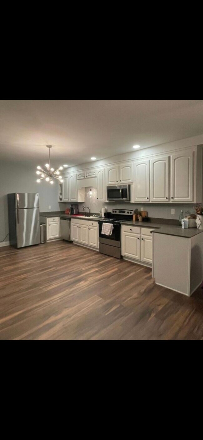 Photo - 218 Woodley Ct House