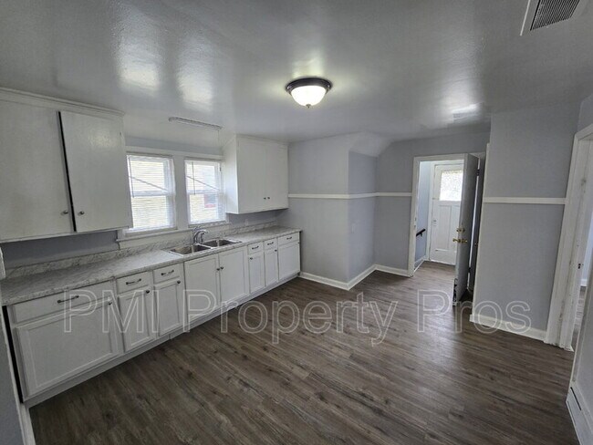 Foto del edificio - 3895A North 5th Street