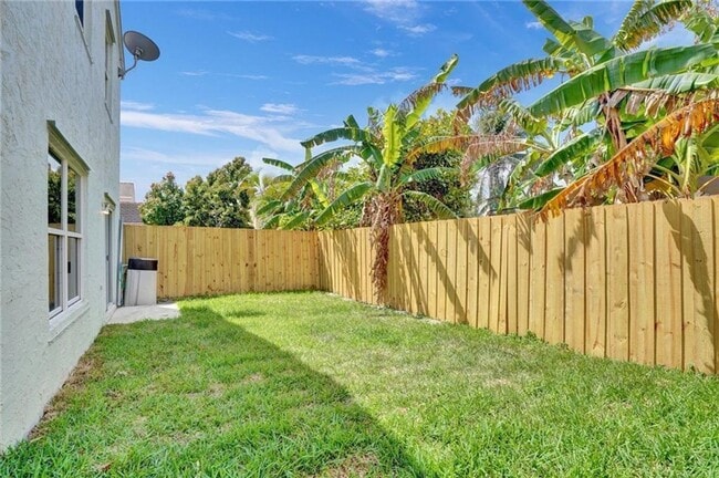 Foto del edificio - 3329 Apache Ln