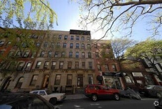 Building Photo - 206 E 83rd St