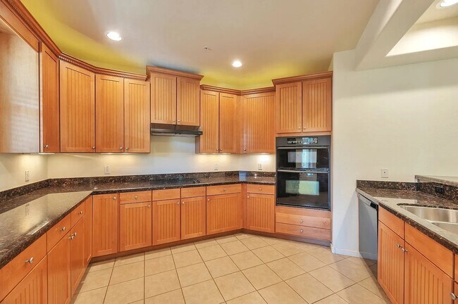 Kitchen - 13300 E Via Linda