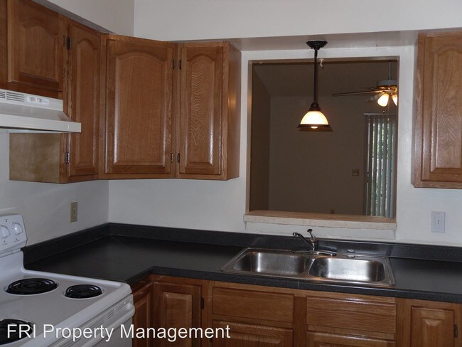Building Photo - 2 br, 2 bath Apartment - 7 Sandalwood Court