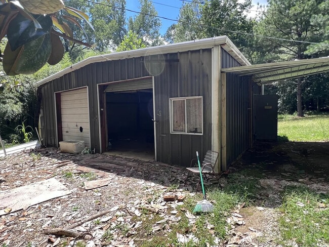 Building Photo - 1531 MS-9