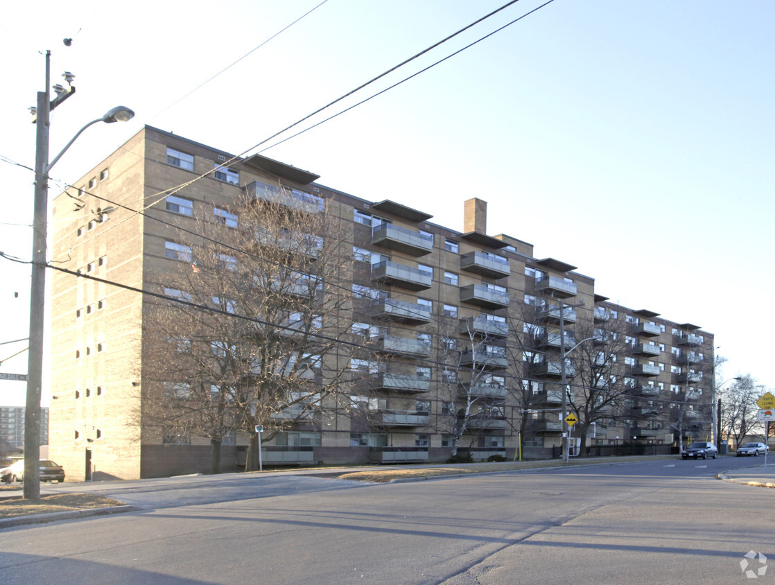 Primary Photo - Pearldale Avenue Apartment's