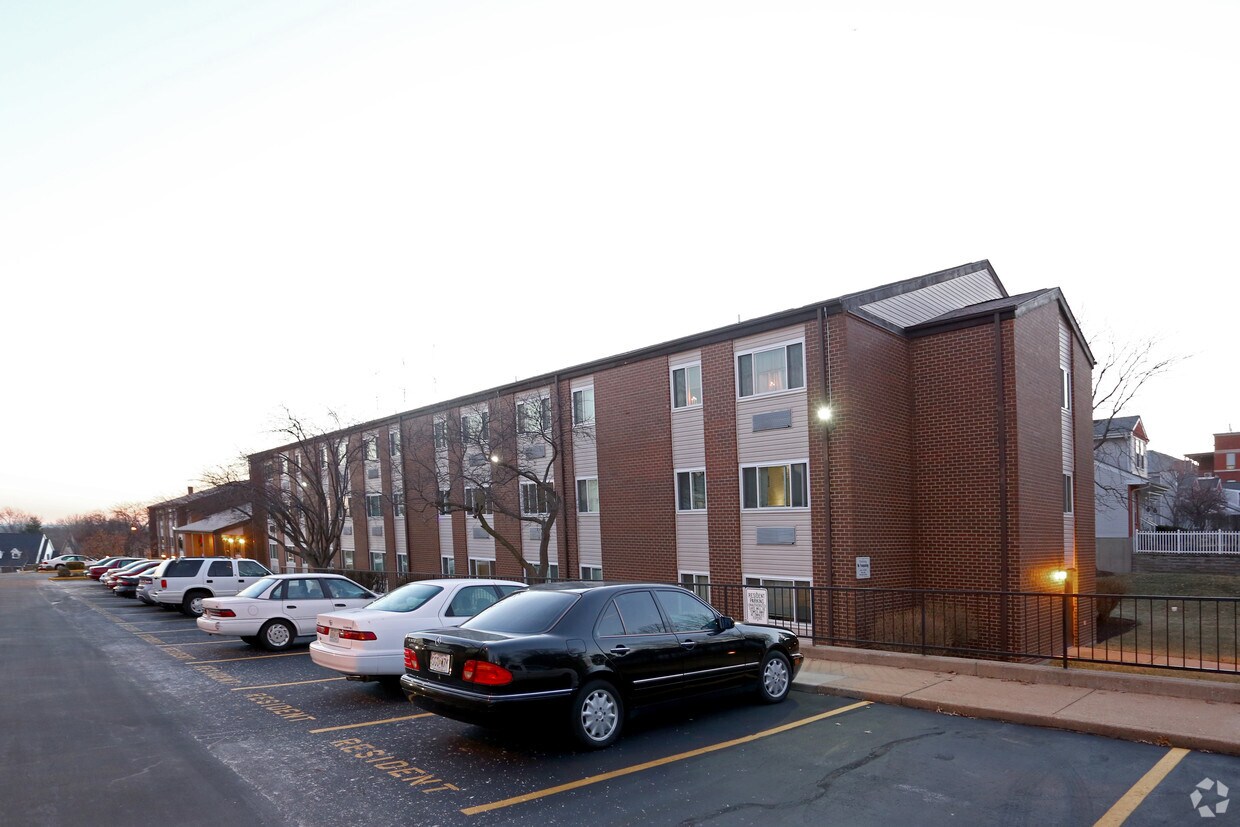 Ollie Langhorst Apartments Apartments 5800 Arsenal St Saint Louis, MO