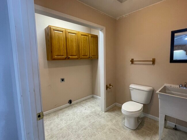 Foto del edificio - 1010 Orchard Dr