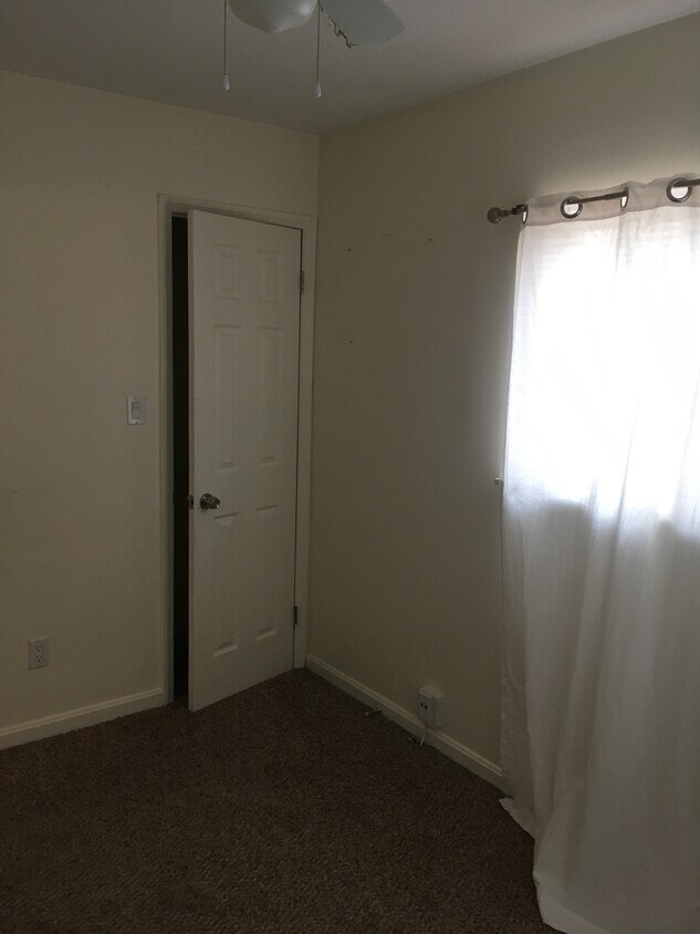 Primary Photo - 21652 Hamilton Ave