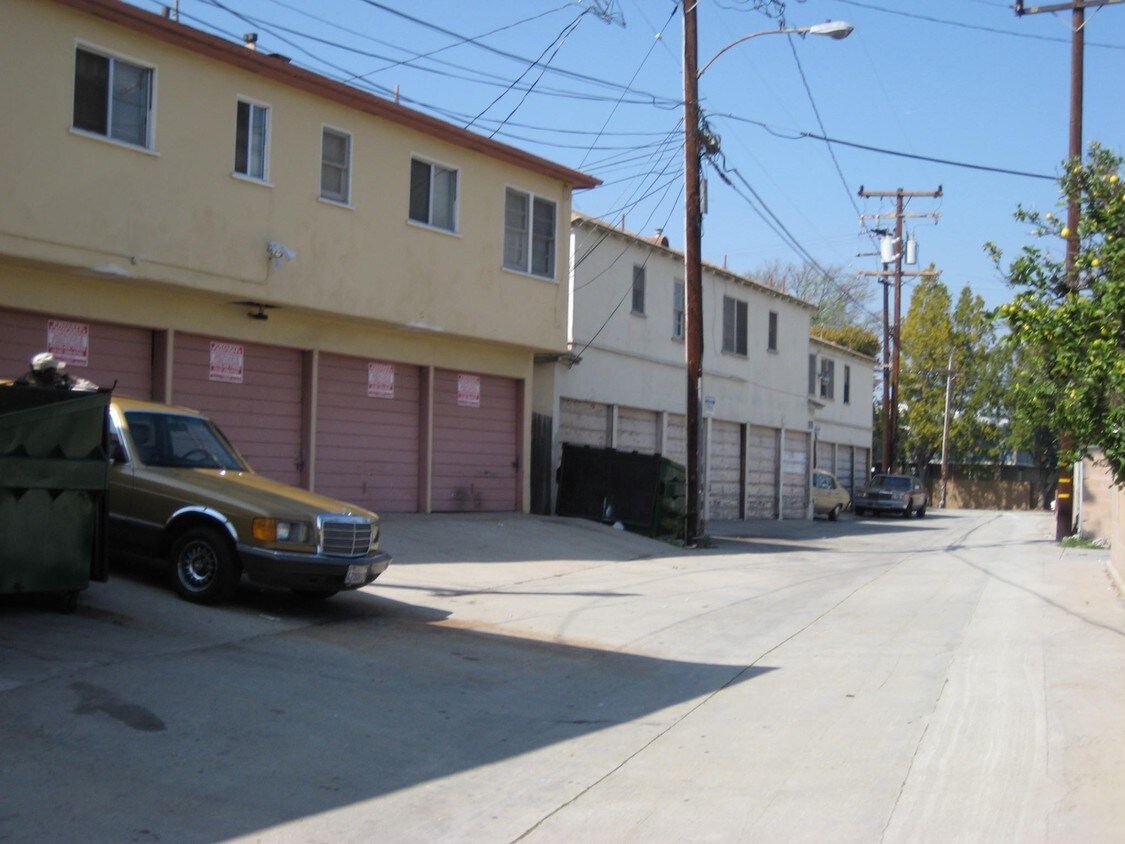 Foto del edificio - 8114 Crenshaw Blvd