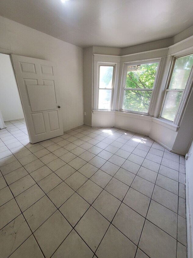 Primary Photo - 608-610 W Burleigh St. (Duplex)