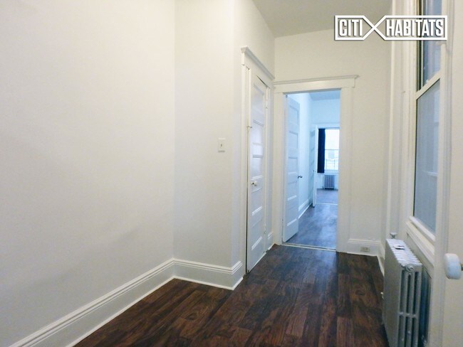 Foto del edificio - 5916 67th Ave