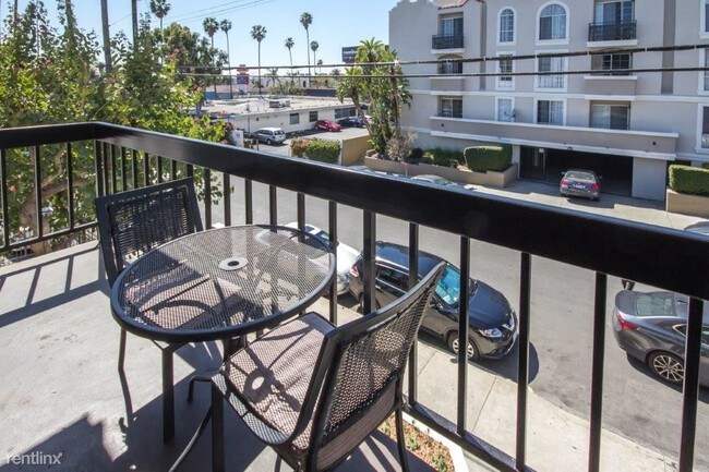 Foto del edificio - 1522 N Formosa Ave