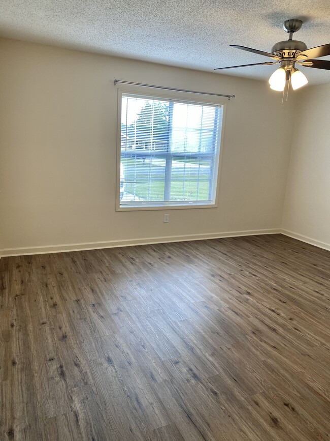Building Photo - 1740 S Tallowood Dr
