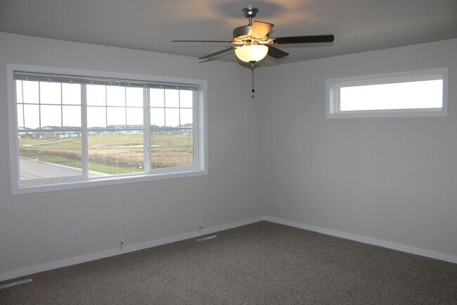 Foto del edificio - 3 bed 3 bath Single Family Home