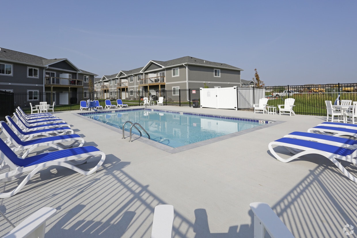 Edgewater Villas Apartments in Sioux Falls, SD