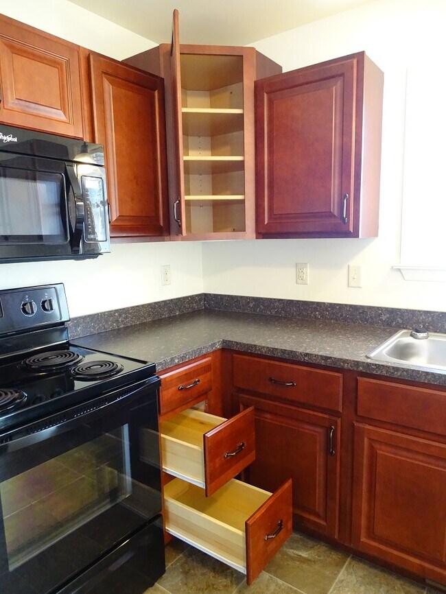 Foto del edificio - 312 Meadow View Dr