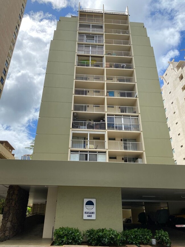 Building Photo - 440 Lewers St