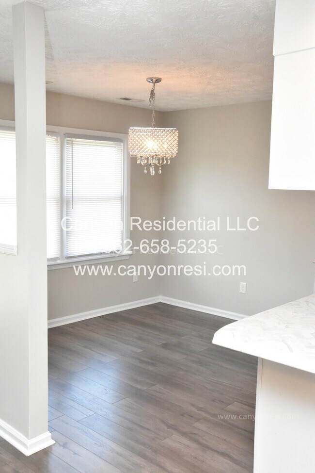 Building Photo - 3513 Chaucer Dr