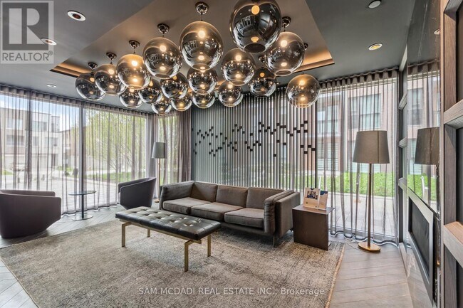 Building Photo - 210 Sabina Dr