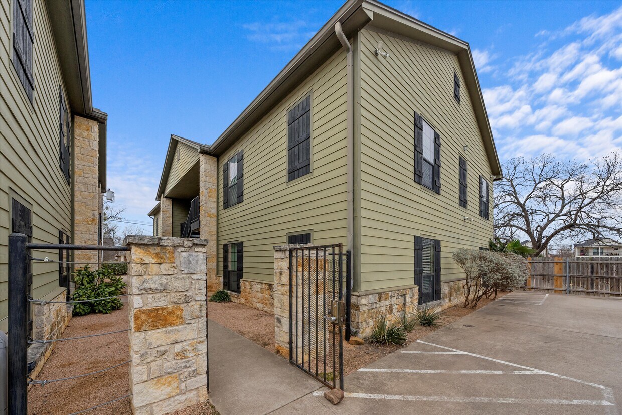 1918 S 16th St Unit C, Waco, TX 76706 Apartments in Waco, TX