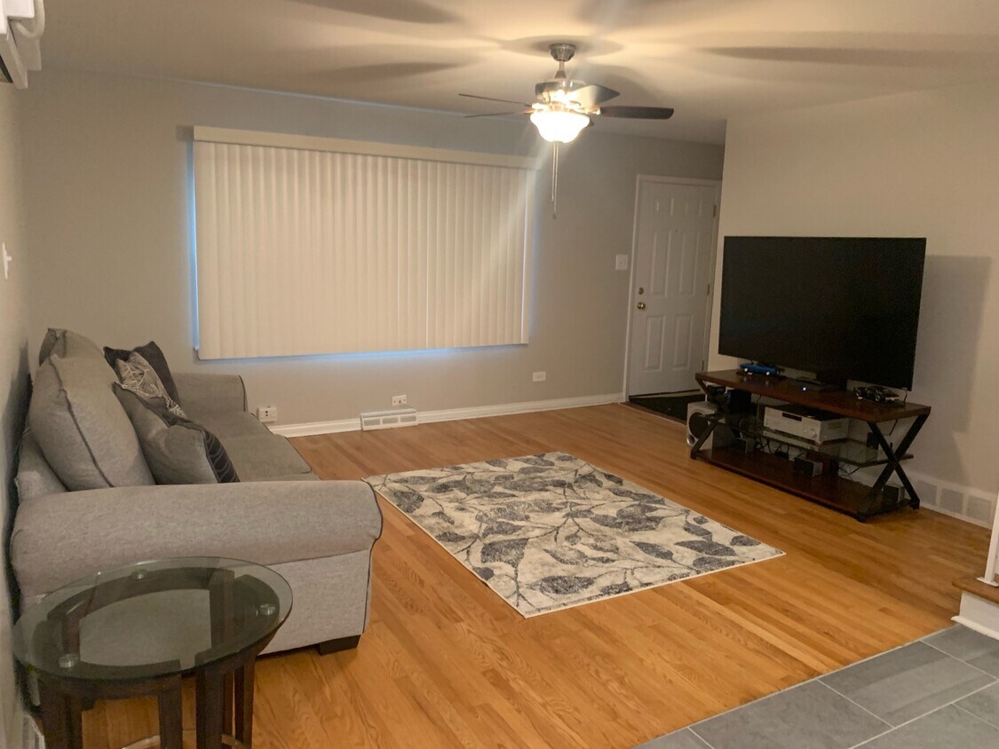 Foto principal - 400 N Addison Rd