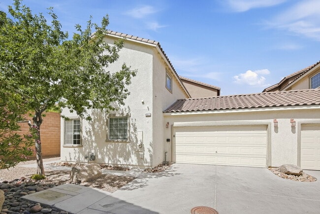 Building Photo - 4027 Sparrow Rock St