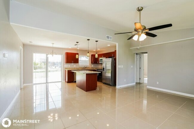 Foto del edificio - 1419 SE 11th St