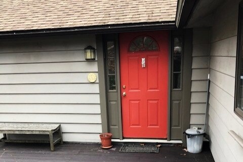 cabaña puerta principal - 16 Samuelson Rd