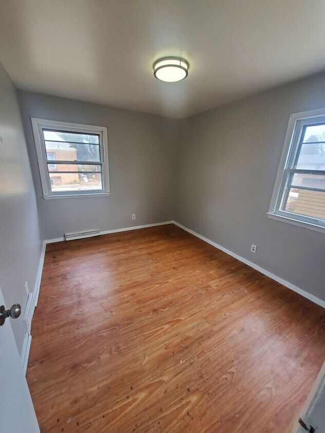 Foto del edificio - 5834-5836 N 69th St. (Duplex)