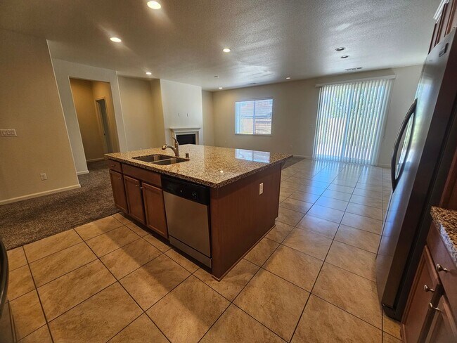 Building Photo - 4 bedroom single story home in South Meado...