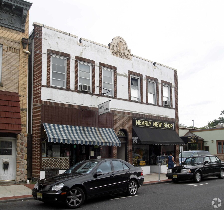 Building Photo - 70-72 Monmouth St