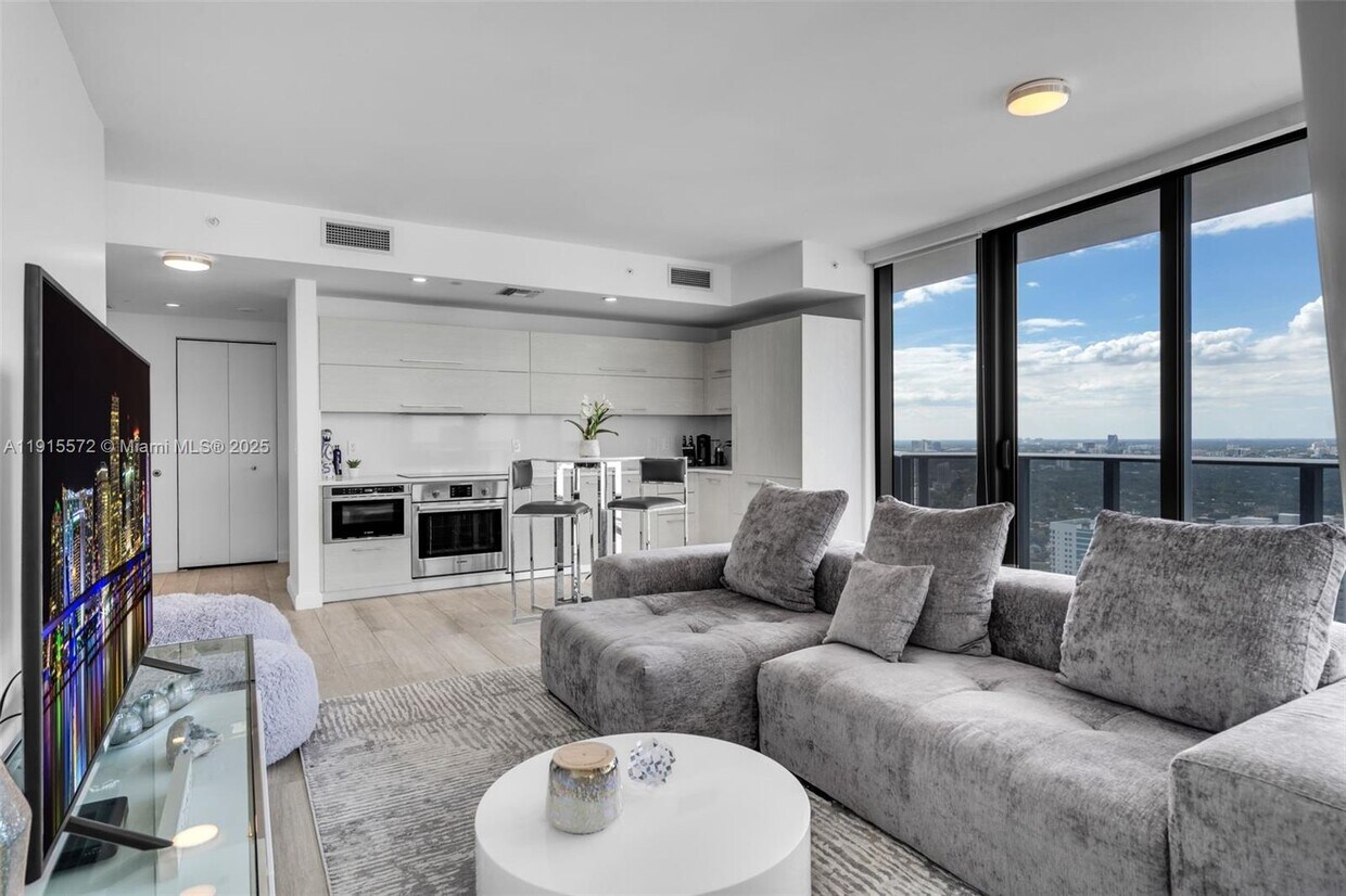 Foto principal - 55 SW 9th St