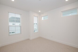 Building Photo - 2054 Johanna Crk Dr