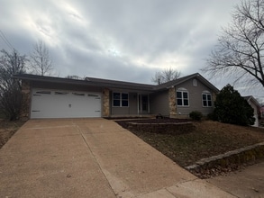 Building Photo - 4706 McIlroy Dr