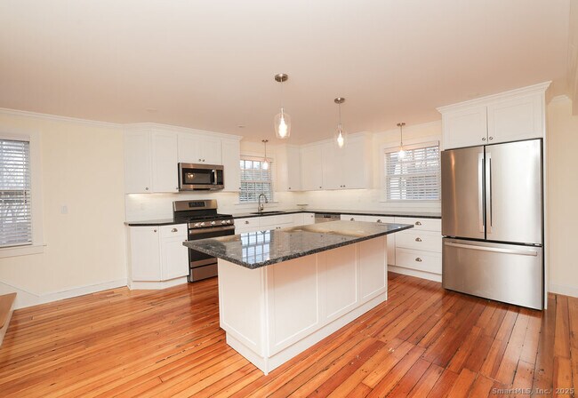 Foto del edificio - 792 Farmington Ave