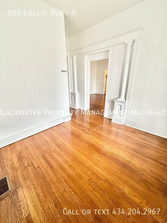 Foto del edificio - Large Two Bedroom Apartment off of Memoria...