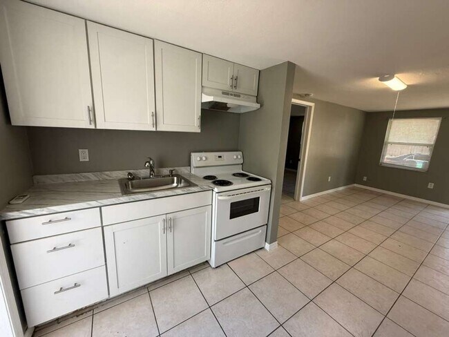 Foto del edificio - 1718 S Washington Ave