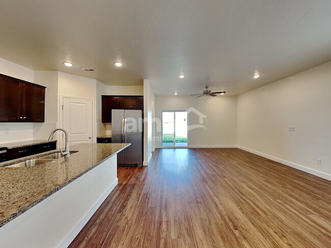 Building Photo - 1829 N Montgomery Way