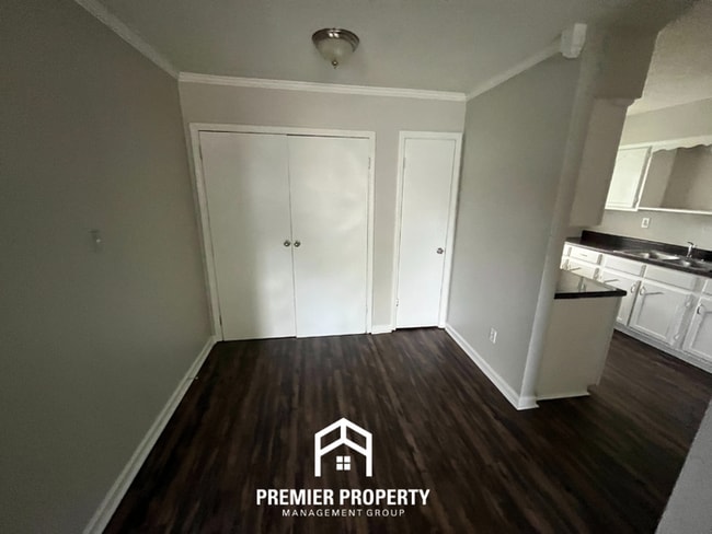 Building Photo - 5313 Bradcliff St