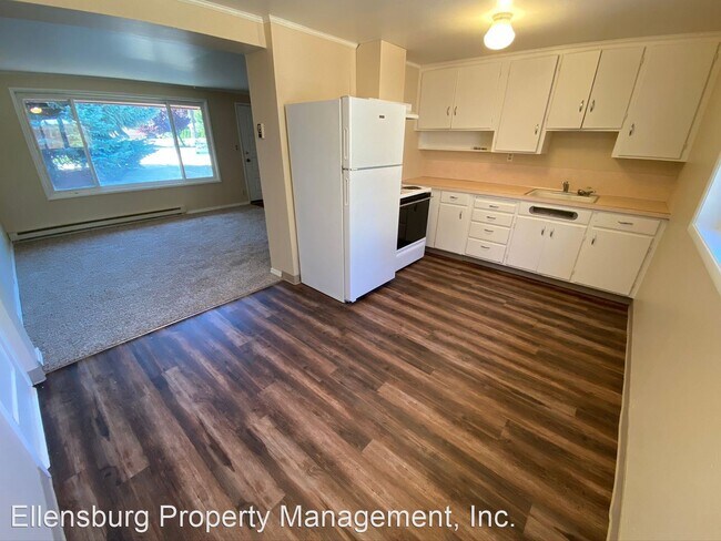 Building Photo - 2 br, 1 bath House - 815 E Mt. View