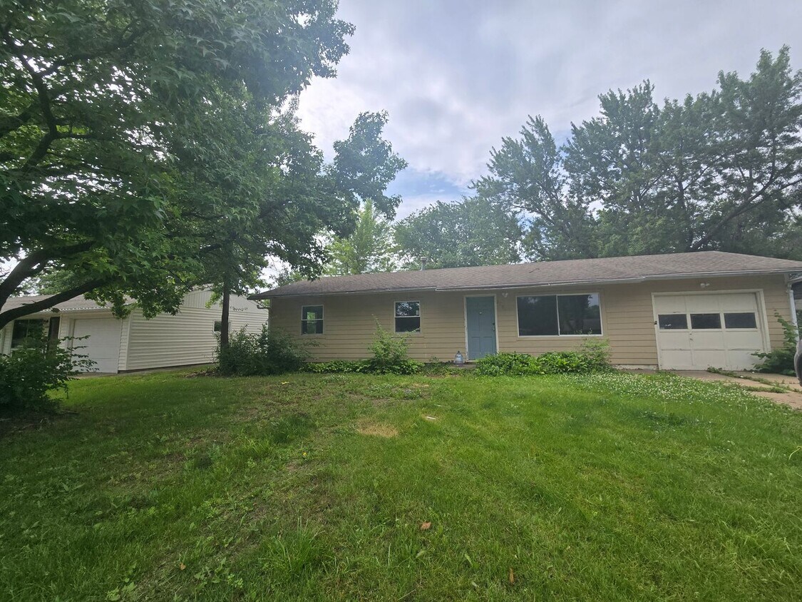 Foto principal - Beautiful 3 bed 1 bath house