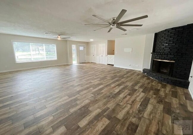 Building Photo - 443 Bayou View Dr