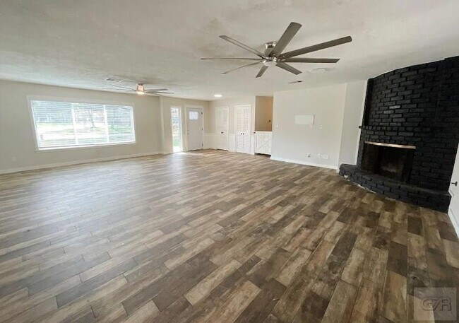 Foto del edificio - 443 Bayou View Dr