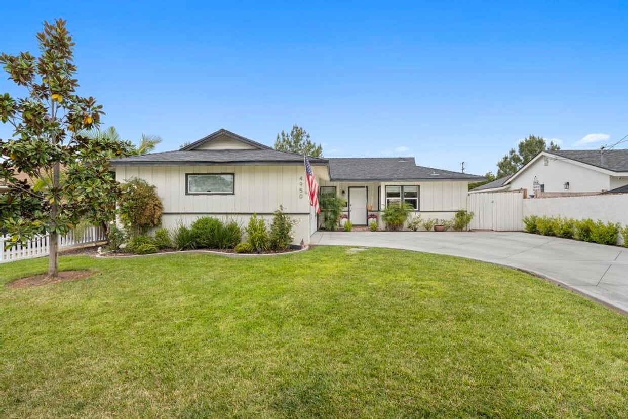 Primary Photo - Charming 3 Bedroom, 2 Bath Craftsman Home ...