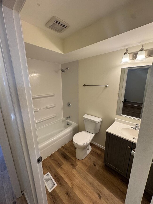 Building Photo - 208 Lindell Dr